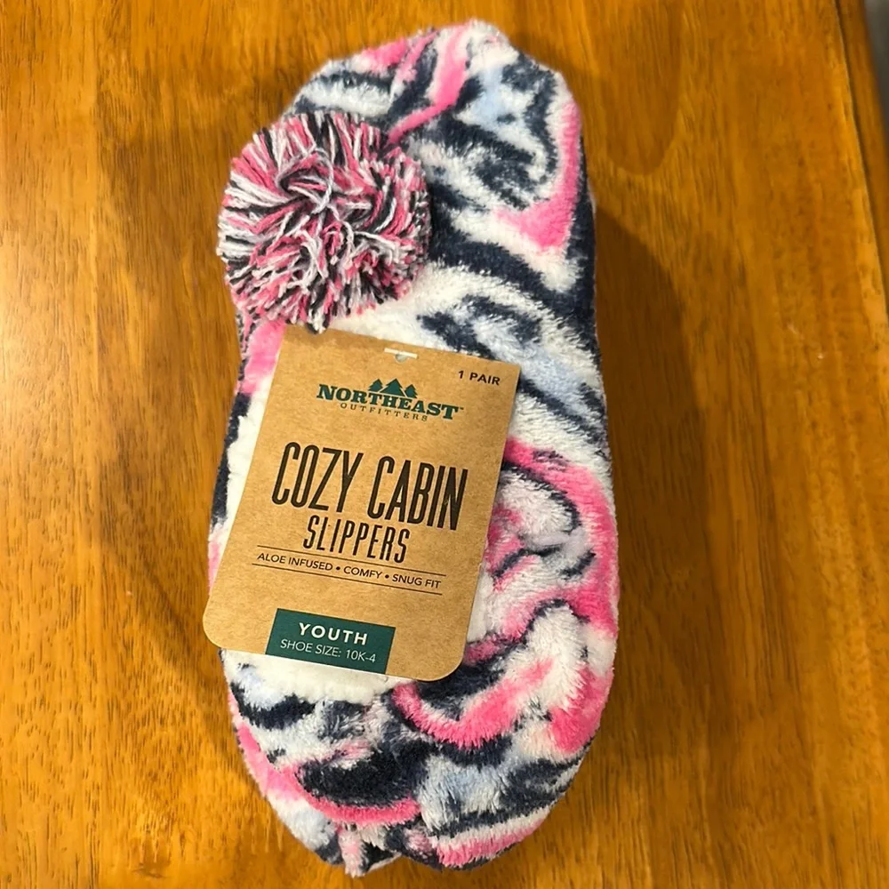 Northeast Cozy Cabin Slippers